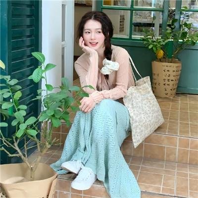 怪物就在我们之间封面